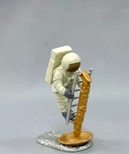 Toy Mini Figure 05. Astronaut 1 (Apollo Project) "Chocolate Egg Space Series"