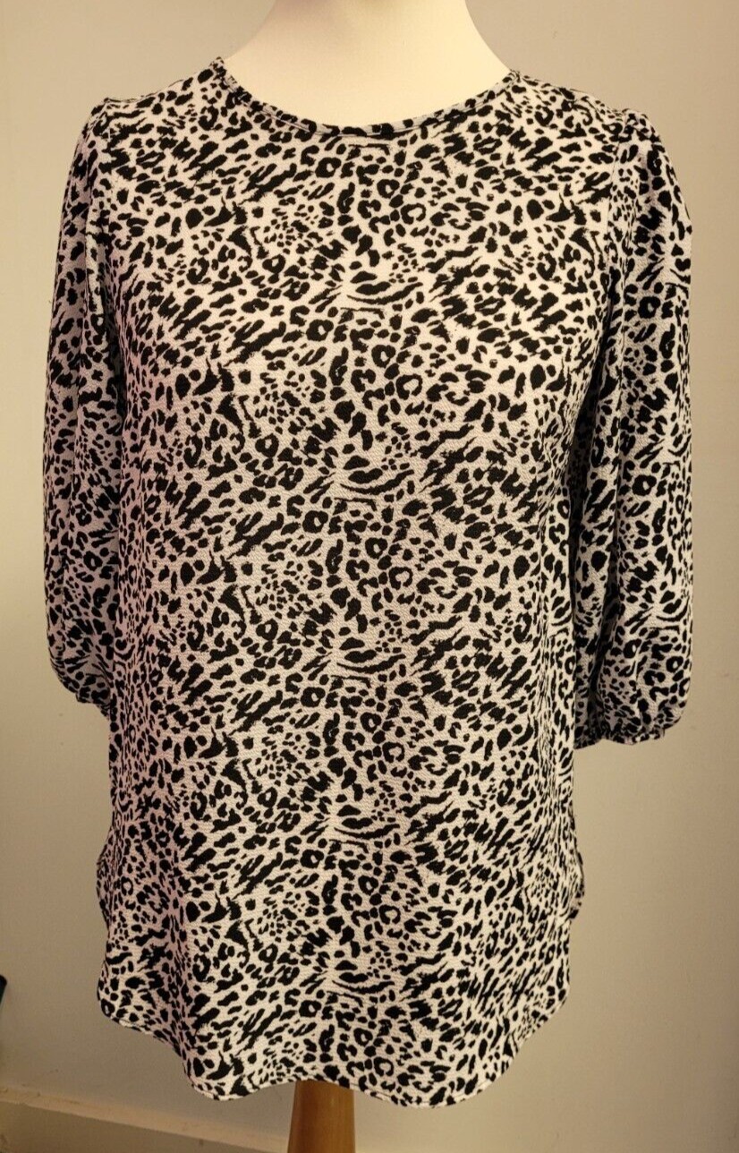 Papaya Top UK8 Black & White Animal Print Round Neck Pre-Owned