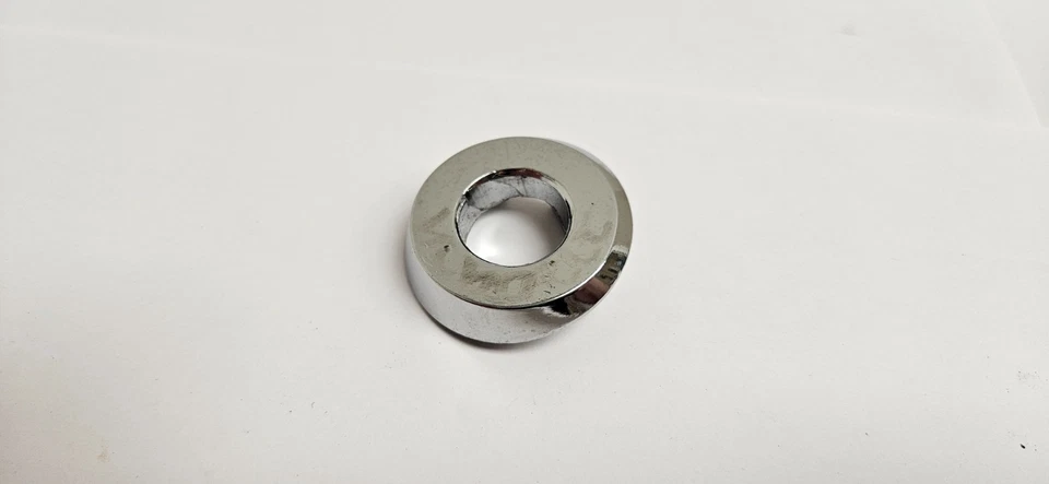 Plymouth Fury 1967 deportivo cromado montaje antena adaptador bisel 2770979 nuevo de stock Foto 2 de 4