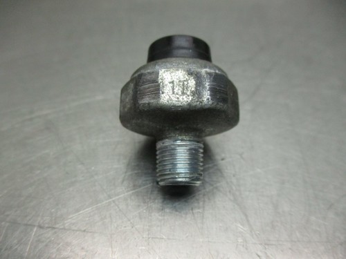 Suzuki TL1000R 1999 interruptor de presión de aceite 37820-33D10 - Imagen 4 de 5