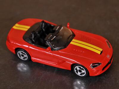Bburago 1:43 Dodge Viper SRT/10 Coupe Rot mit gelben GT-Streifen / Top!! #B