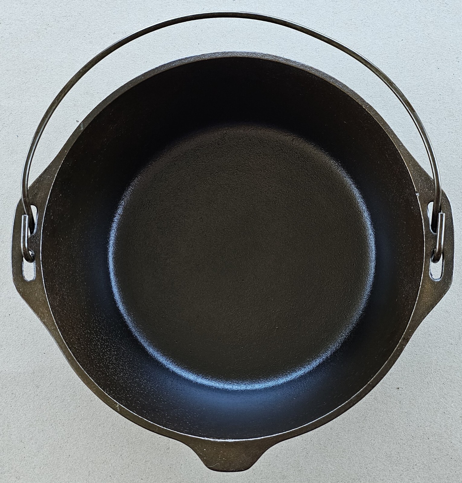 Unmarked Wagner Ware 8 Cast Iron Dutch Oven D3 8DO w/ Lid Wagwold