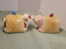 2004 Vintage Westland Gift ware Magnetic Kissing Pigs Salt & Pepper Shakers