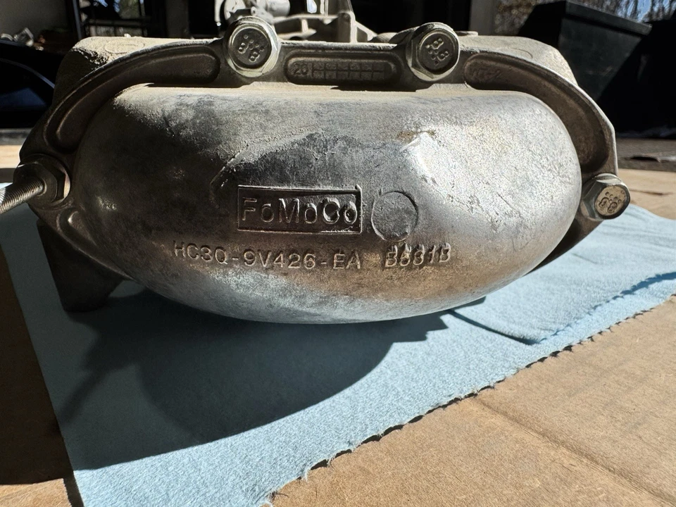 Conjunto de válvulas Ford 6.7 OEM EGR incl. HC3Q-9V426-A retirado de 2021 solo 98 k millas Foto 4 de 4