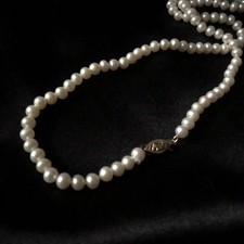 Vintage Cultured freshwater 5mm Pearl Necklace 14K Gold 18 inch Hand Knotted