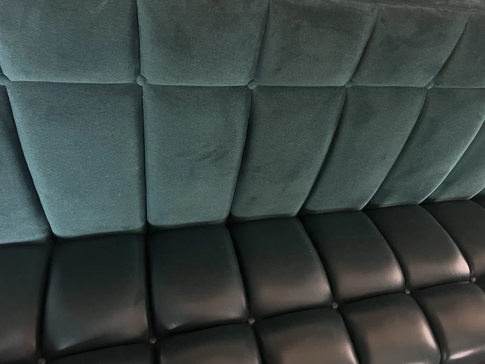 Turquoise Restaurant Style Bench With A Velvet Back Upholstery. Great Condition - Image 3 of 4