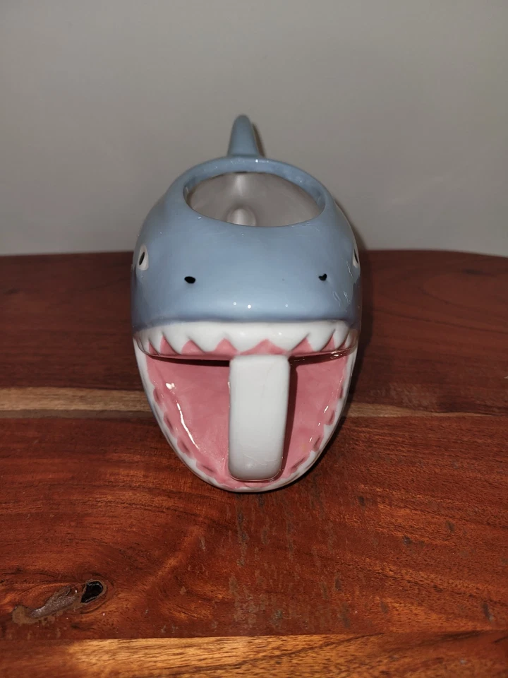 Taza Gran Tiburón Blanco Bite Me Café Cerámica Bigmouth Mandíbulas 16 OZ LEER Maceta Foto 2 de 4