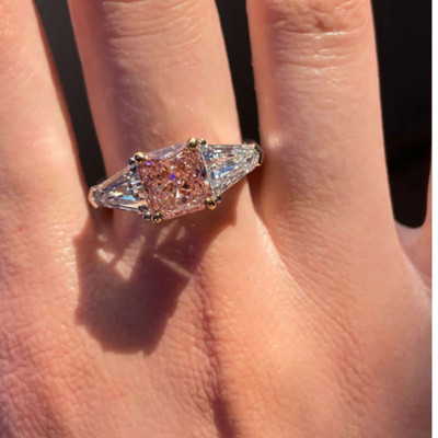 4,00 kt Diamant Princess 3 Steine Ring Fancy Intense Pink Lab Grown 14 K Mult...