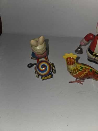 Juguetes de cuerda de hojalata litográfica vintage Papá Noel pollito de Pascua - Imagen 2 de 6