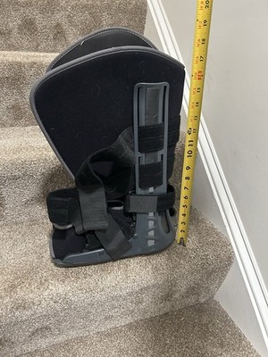 DonJoy MaxTrax II Adjustable Medical Walking Boot Medium Black Orthopedic
