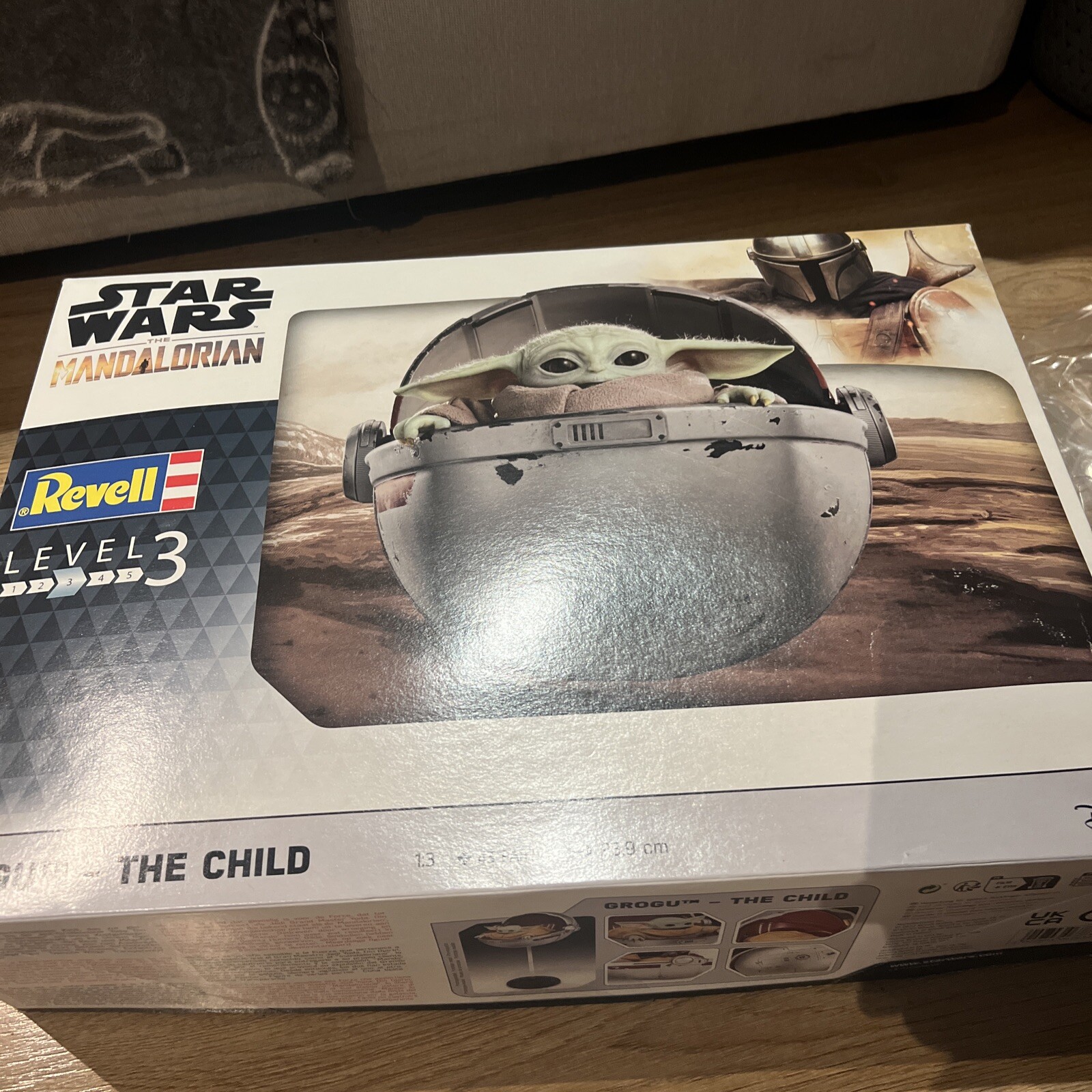 Revell Star Wars The Mandalorian Grogu The Child with Cradle