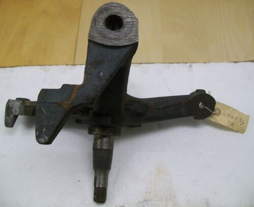 New GM steering knuckle 1988 C1500 Suburban? 2WD 12541134 15589402 - Picture 1 of 1