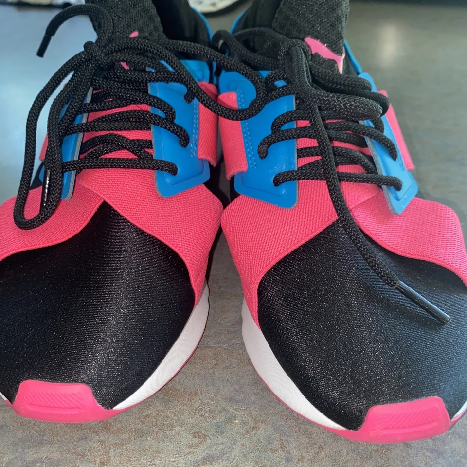 Tenis deportivos con cordones PUMA Youth Kids Muse Jr negro rosa azul talla Encendido 4c Foto 2 de 4