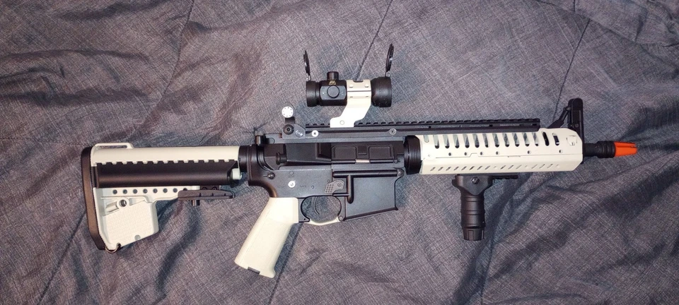 Rifle AEG AIRSOFT PERSONALIZADO A&K M4SAS Foto 2 de 3