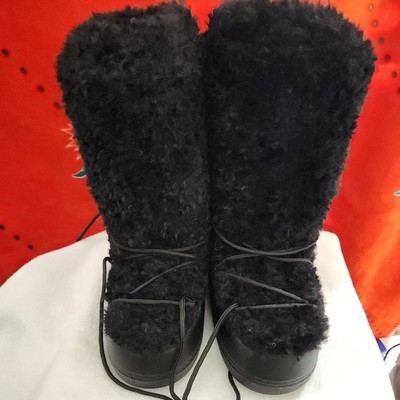 JustFab Snow Boots (Faux Fur, Moon Boot Style) Size 7 - NEW - NEVER WORN Black