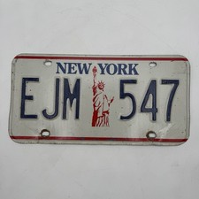 VTG New York State license Plate Featuring Center Statue of Liberty ( RETIRED)