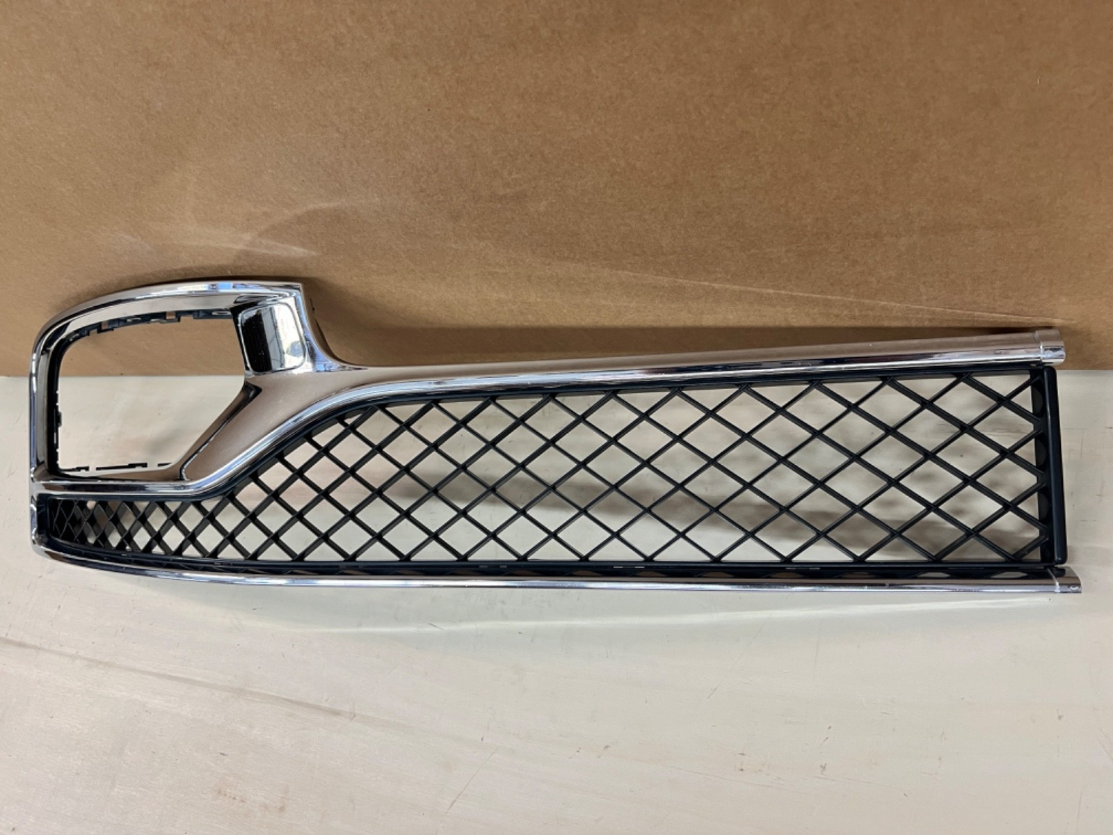 Bentley Flying Spur 2021-2022 Front Right Lower Bumper grille Chrome