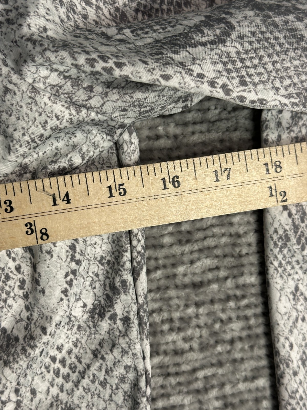 Nike Python Snakeskin Grey White Zip Long Sleeve … - image 9