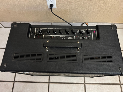 Vox Valvetronix AD50VT 50-Watt Guitar Combo Amplifier | eBay Vox Valvetronix AD50VT 50-Watt Guitar Combo Amplifier | eBay