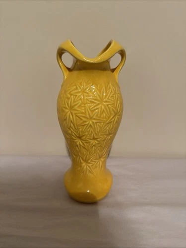 McCoy Vintage Flower Vase 1968 Yellow, Great Condition!