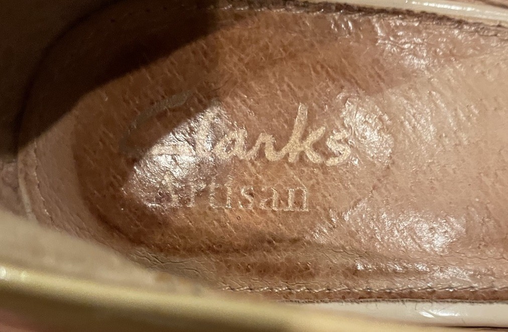 Women’s Clarks Artisan Open Toe Cream Colored Pat… - image 7