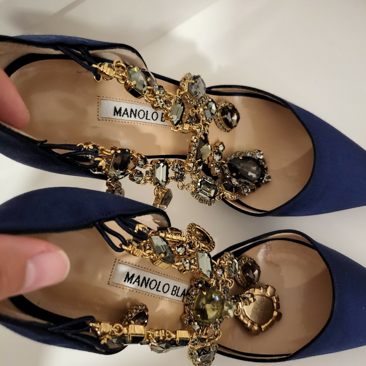 yuri104　MANOLO BLAHNIK STURLUSHANGI MANOLO BLAHNIK STURLUSHANGI｜トゥモローランド 公式通販