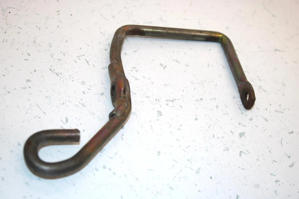 86 Honda Fourtrax Trx125 A OEM alavanca de bloqueio do para-lama traseiro 50221-VM6-000 AH7 - Imagem 2 de 4