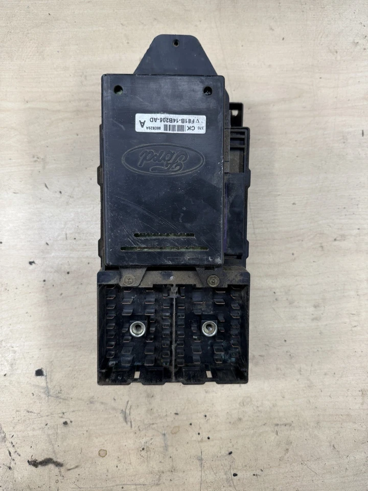 F81B-14A067-EG FORD F250 F350 SUPER DUTY EXCURSIÓN INTERIOR CAJA DE FUSIBLES Y GEMA Foto 4 de 4