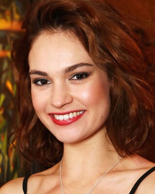 SEXY LILY JAMES 8x10 PHOTO *