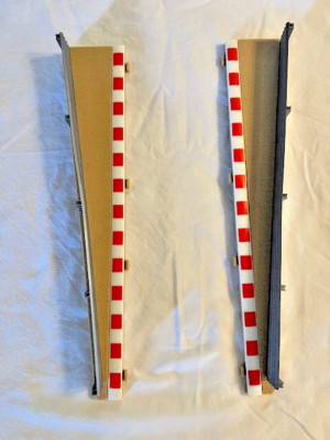 SCALEXTRIC BORDERS x 2 LEAD-IN BORDER AND ARMCO BARRIERS C8233 L7991 & L7992