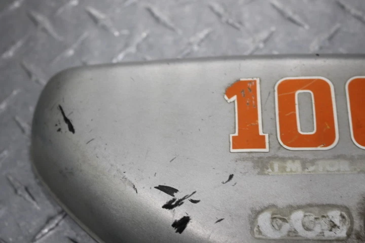 Suzuki TS100 1974 cubierta lateral derecha noncho - erupción profunda, arañazos, falta plástico Foto 3 de 4