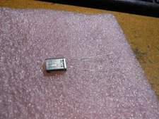 VECTRON QUARTZ CRYSTAL PART # 290-8370-00  NSN: 5955-00-682-2639