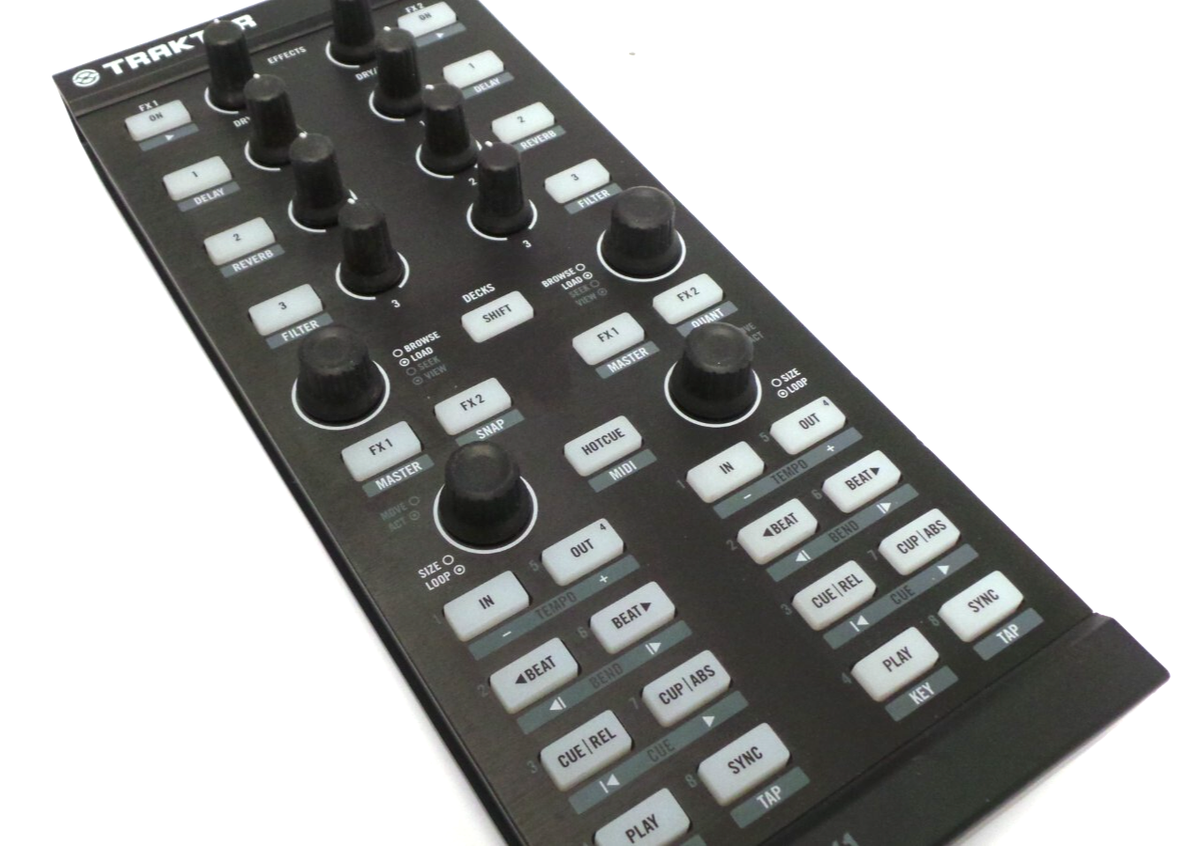 Traktor Kontrol X1 MK1 USB MIDI DJ Controller + USB CABLE
