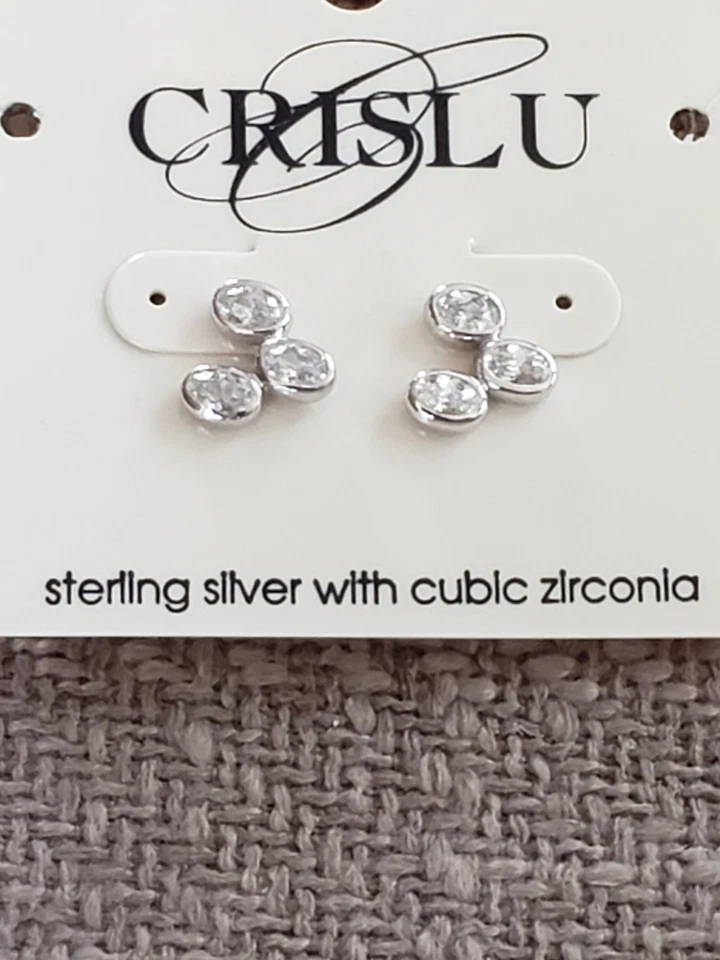 NUEVO Auténtico conjunto de aretes Crislu Trilogy con circonita cúbica en plata de ley de 1/2 pulgada Foto 3 de 4