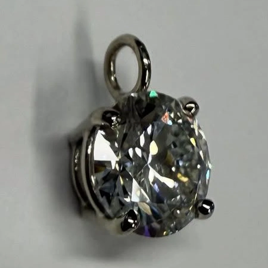 Hermoso colgante de diamantes cultivados en laboratorio IGI 1,50 quilates corte redondo F VS1 en oro blanco de 14 quilates Foto 2 de 4