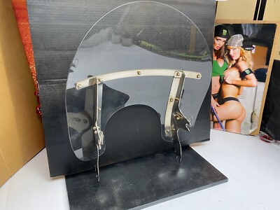 DEMO  12-16 OEM Harley Dyna Switchback Windshield 