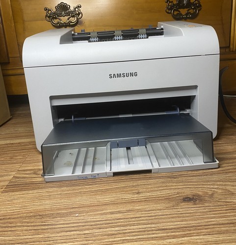 Samsung ML-2010 Standard Laser Printer (needs Repair-see description) POWERS ON - Picture 3 of 4