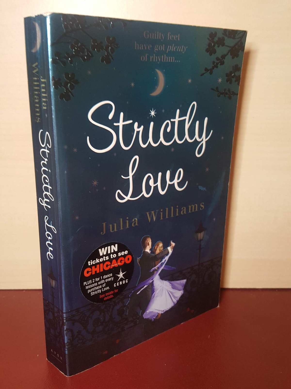 Strictly Love - Julia Williams - Paperback Book
