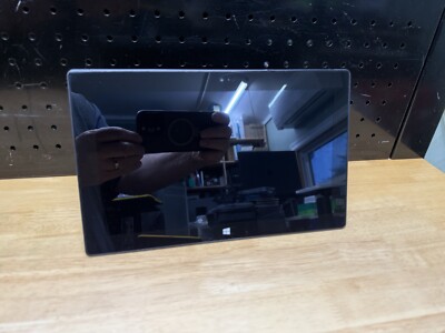 10.6'' Surface Pro Intel i5-3317U @ 1.7GHz / 4GB RAM / 64GB SSD / Bad Battery