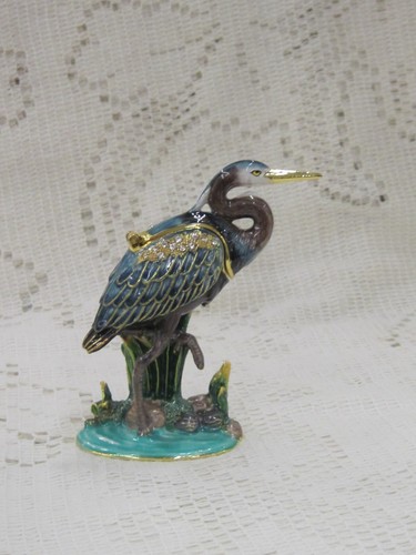 BLUE CRANE STANDING JEWELED PEWTER TRINKET BOX 3" X 3"X 1 1/2 4056 - Picture 4 of 7