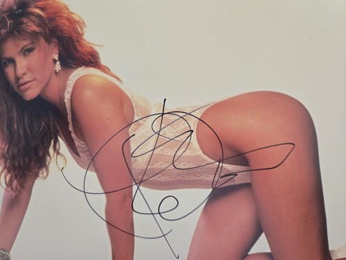 Tawny Kitaen handsigniertes signed 8x10" Foto "Hexentafel"