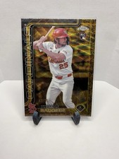 2025 Topps Gilded Collection - Thomas Saggese #13 Gold Wave Refractor /75 (RC)