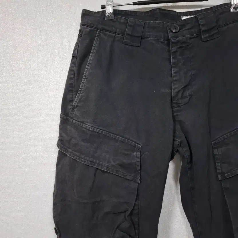 CP Company Cargo Jogger Pants Black Size 30 thumbnail 2