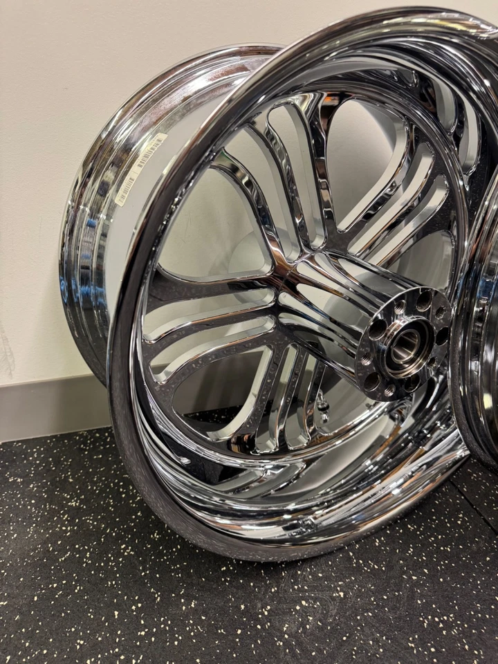 Ruedas Mag 21x2,15 y 18x8,5 para Chopper DNA Tenzo Cromo CNC BILLET Aluminio Foto 3 de 4