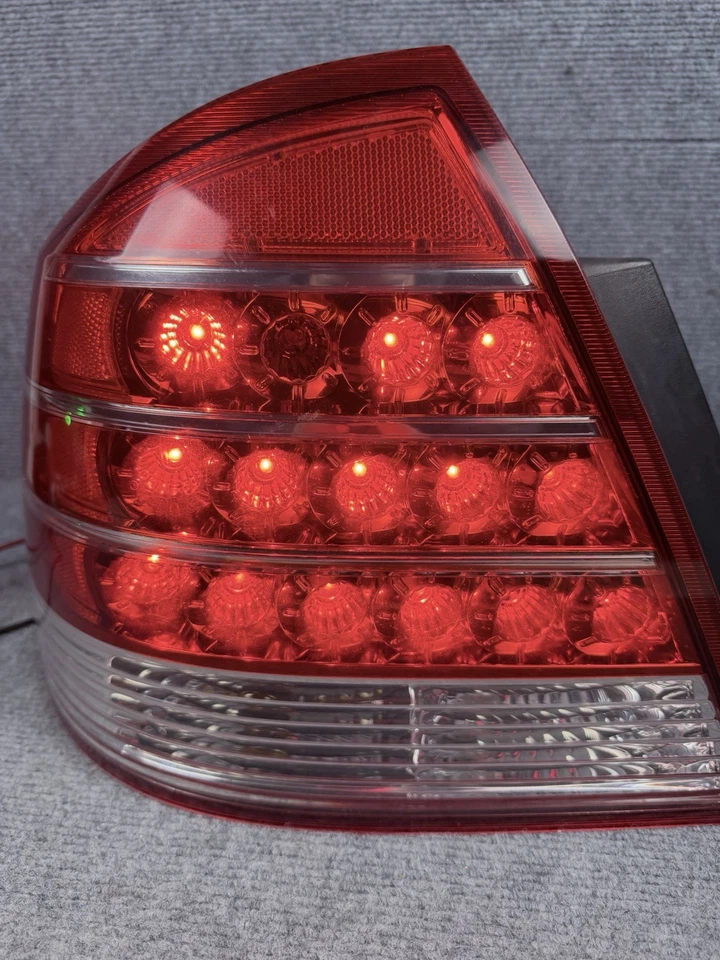 Lámpara de luz trasera LED del lado izquierdo del conductor Mercury Montego 2005 2006 2007 defecto OEM* Foto 3 de 4