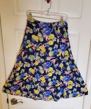 Talbots Women's Floral Skirt Size 6 Petite Lightweight A-Line Knee Length. Rayon