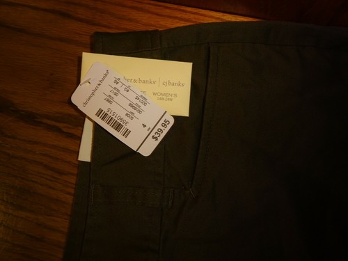 NEW WOMEN'S CHRISTOPHER & BANKS OLIVE GREEN SHORTS SIZE 4 MSP $39.95 - Picture 2 of 4