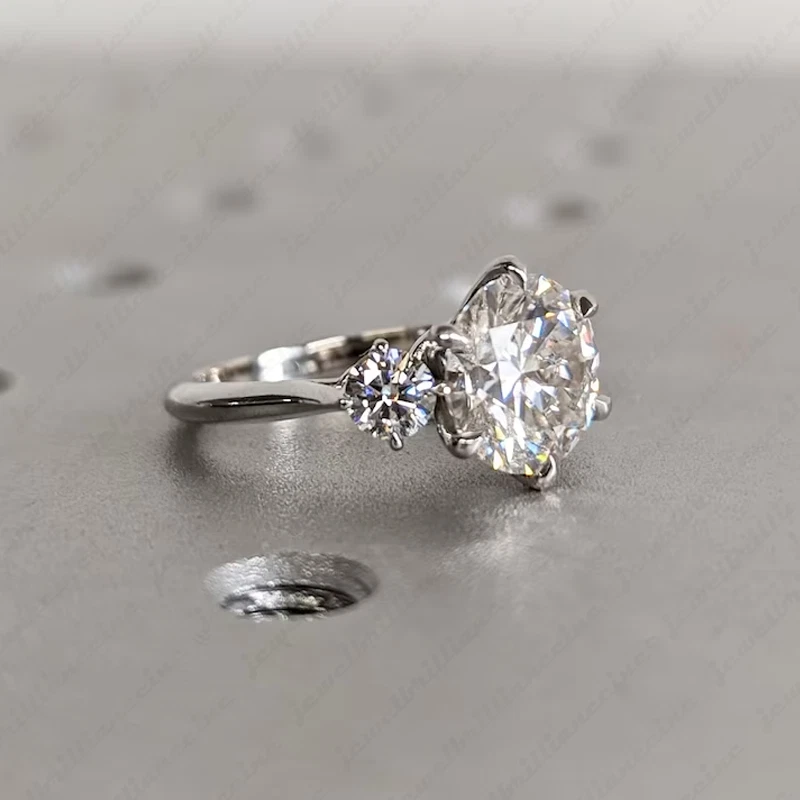 4.80Ctw Round Moissanite Three Stones Engagement Ring in 14K White Gold Plated - Image 2 of 4