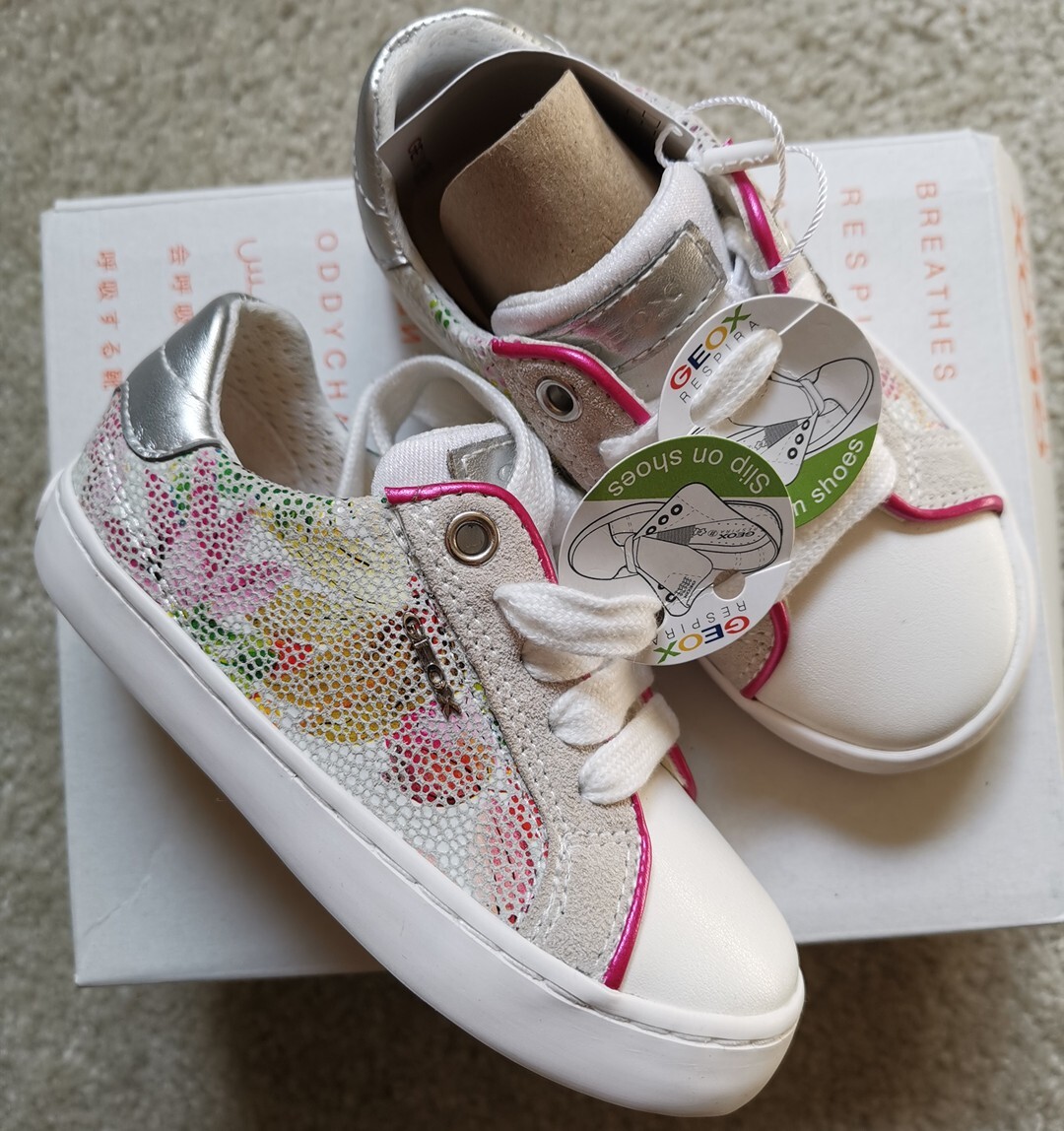 Geox Girl's Kilwi 19 Low Top Sneaker White/Multicolor Toddler US