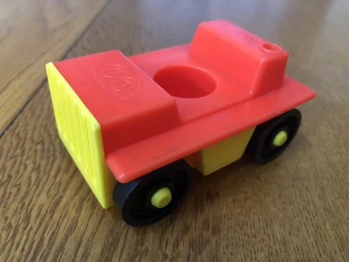 VTG 1970s FISHER PRICE PLAY FAMILY AIRPORT LITTLE PEOPLE TRAM TRUCK USA TOY
